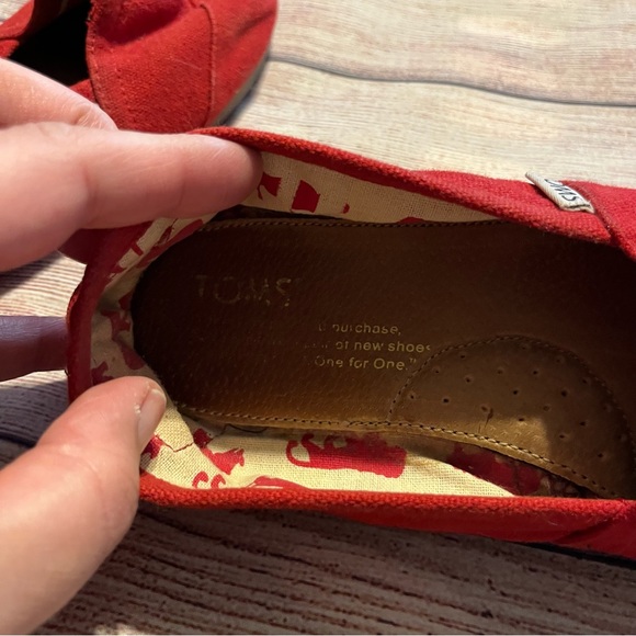Solid Red Toms Slip On Alpargata Sneakers, Size Women’s 6 - Picture 4 of 7